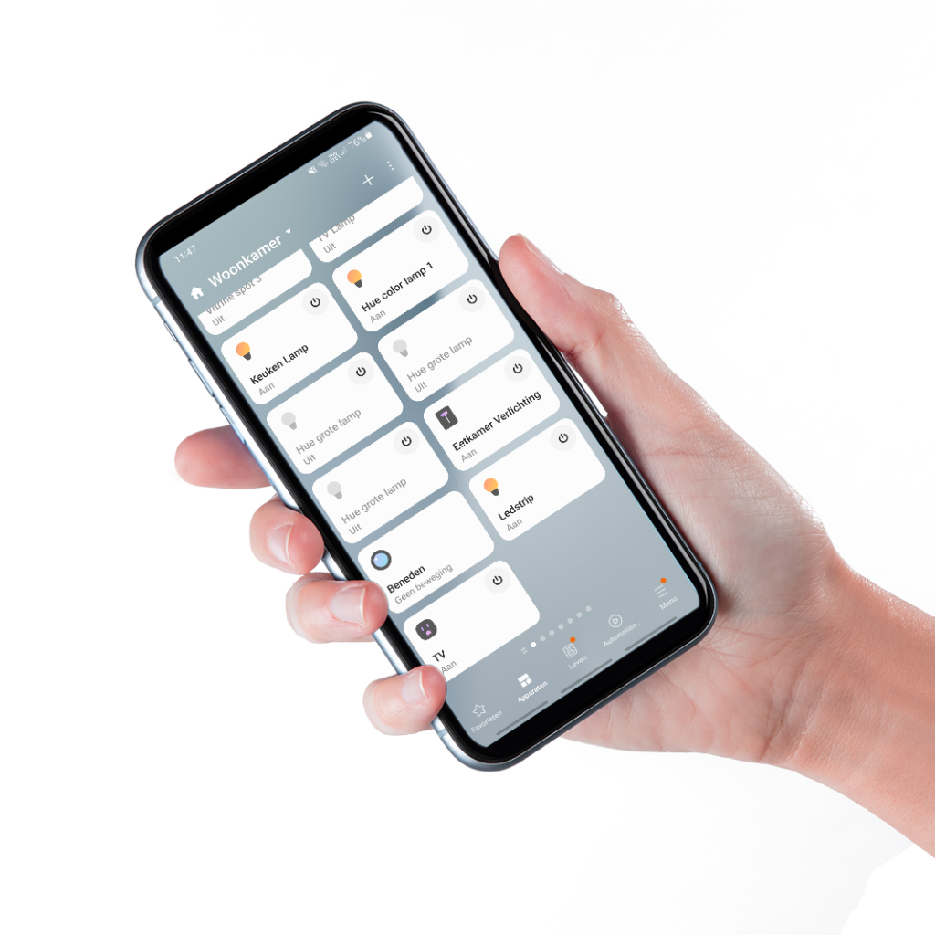 nieuwHolding-Hand-Smart-Phone-Mockup (2)